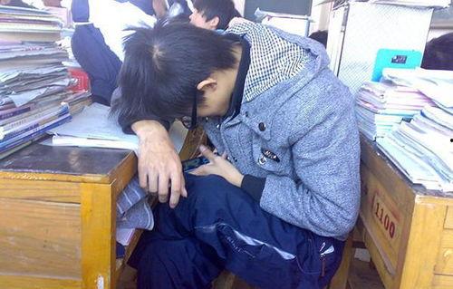 娱乐吃瓜酱学生说下了课,娱乐吃瓜酱学生揭秘校园新鲜事  第1张